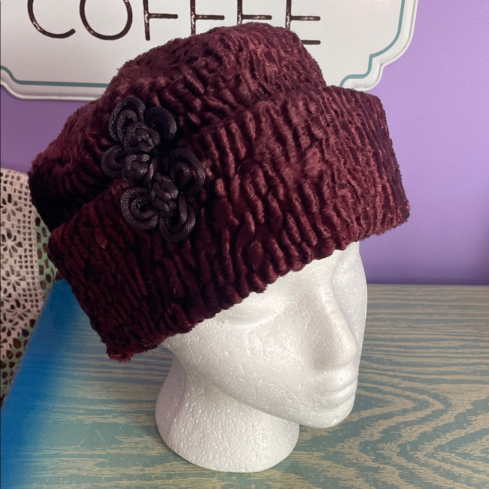 Vintage Betmar New York Velvet Pillbox Hat With Decorative Soutache Knot Trim